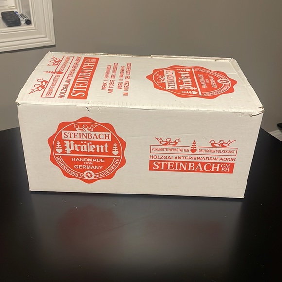 Steinbach nutcracker, S1323 “chubby flying Santa” - Picture 10 of 10